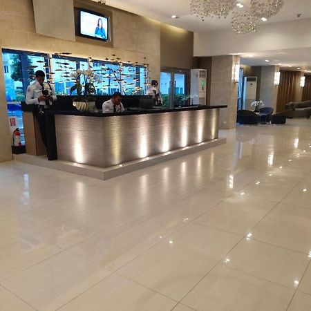 Rhm Sea Residences Condostaycation Moa,Smx Pasay Exterior foto